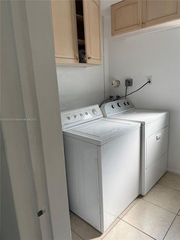 205 SW 21st Way, Fort Lauderdale, FL 33312