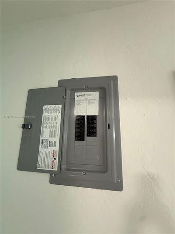 205 SW 21st Way, Fort Lauderdale, FL 33312