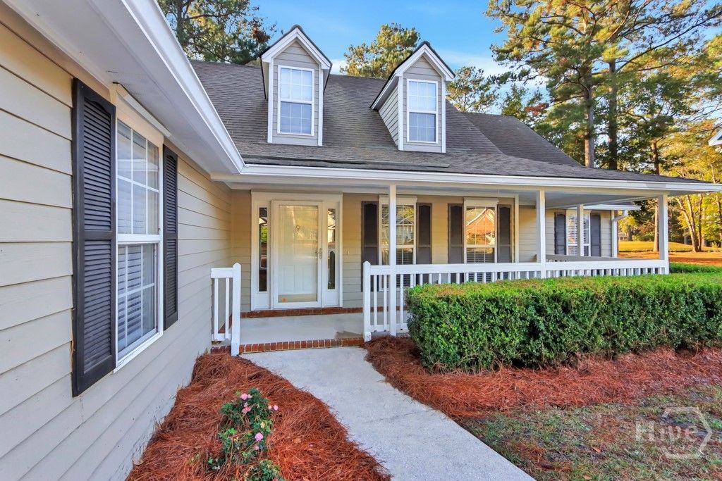 Image 3 of property listing at 114 Egrets Way Lane, Richmond Hill, GA 31324