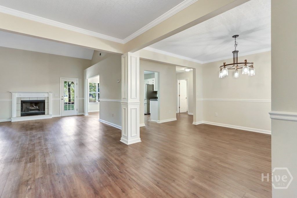 Image 5 of property listing at 114 Egrets Way Lane, Richmond Hill, GA 31324