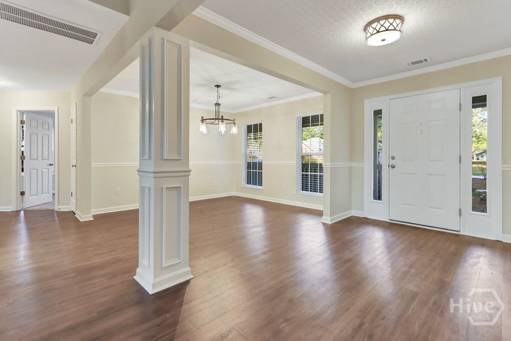 Image 8 of property listing at 114 Egrets Way Lane, Richmond Hill, GA 31324
