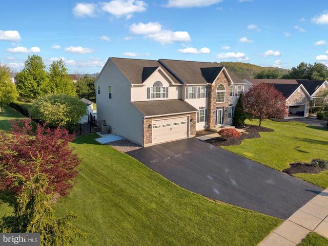 614 W PINE ST, Leesport, PA 19533