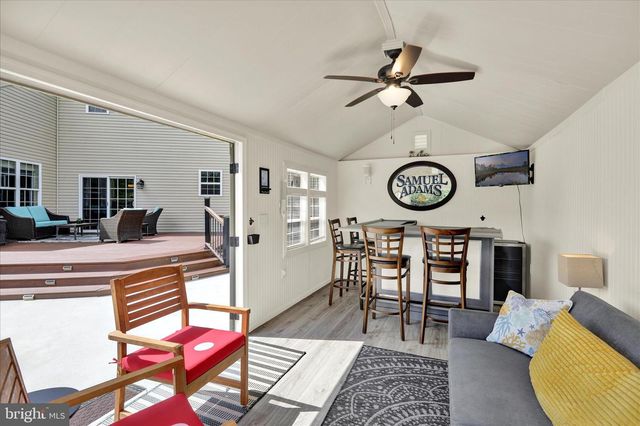 614 W PINE ST, Leesport, PA 19533