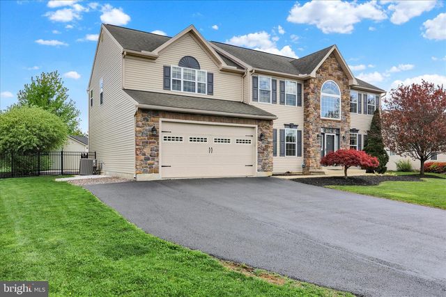 614 W PINE ST, Leesport, PA 19533