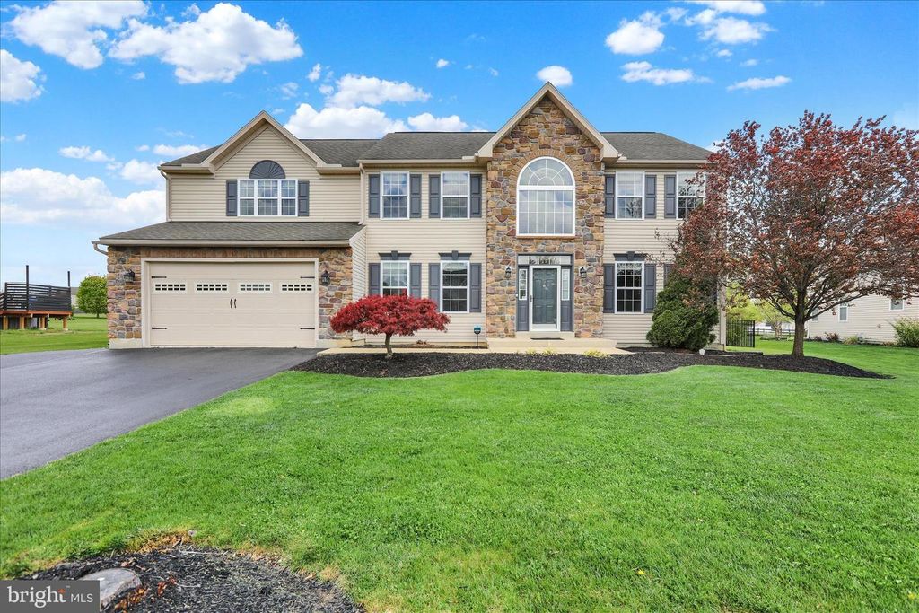 614 W PINE ST, Leesport, PA 19533