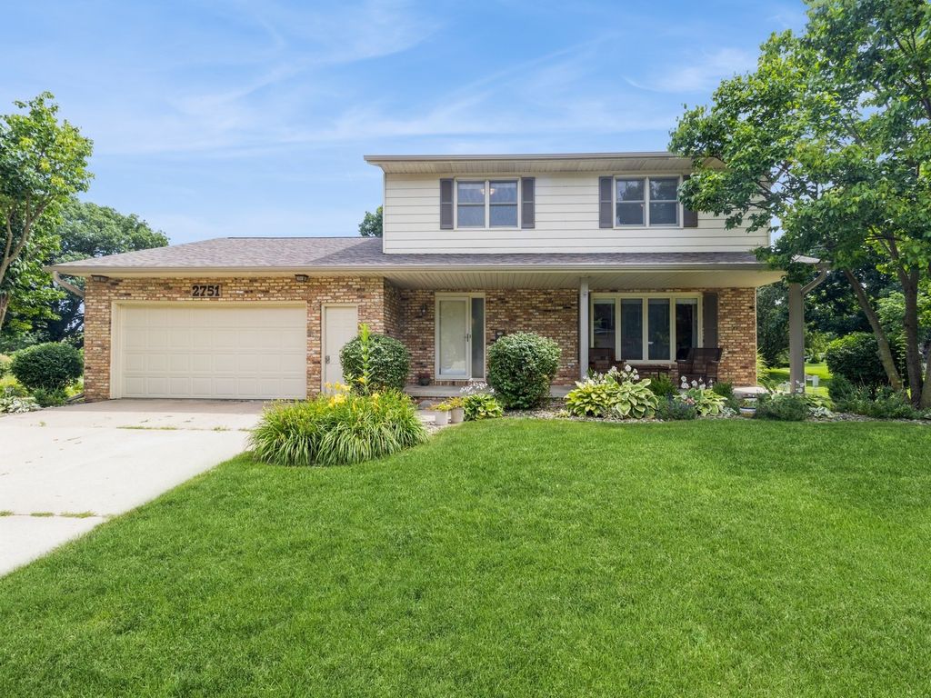 2751 Cleveland Drive, Ames, IA 50010