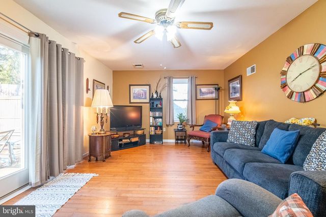 250 HUNTINGTON DR, Mountville, PA 17554