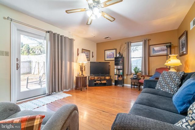 250 HUNTINGTON DR, Mountville, PA 17554