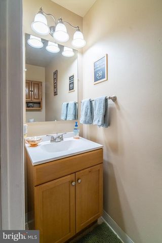 250 HUNTINGTON DR, Mountville, PA 17554