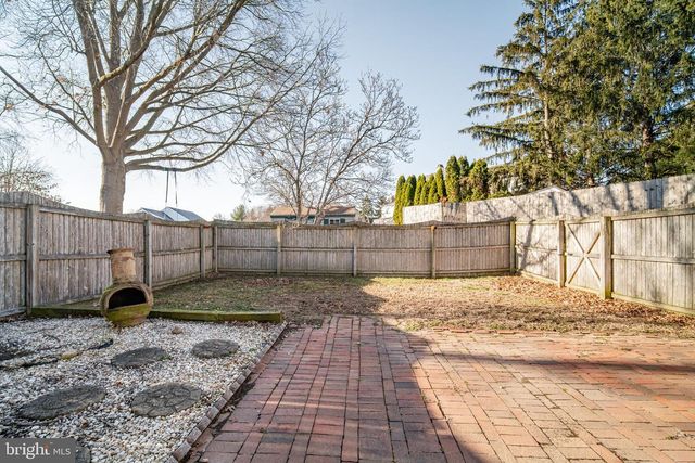 250 HUNTINGTON DR, Mountville, PA 17554