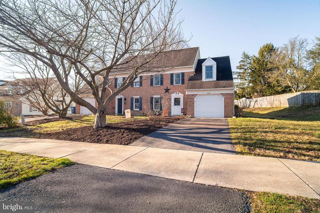 250 HUNTINGTON DR, Mountville, PA 17554