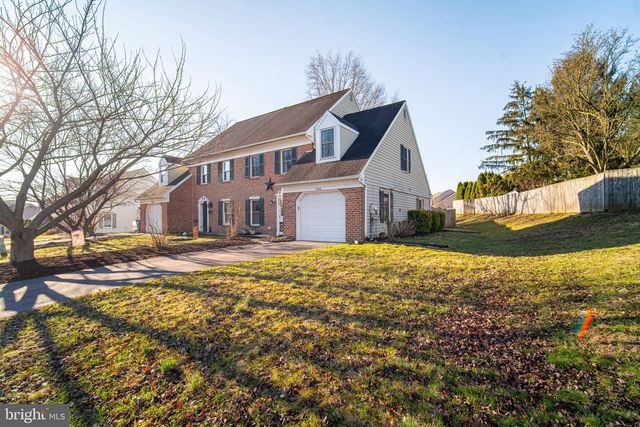 250 HUNTINGTON DR, Mountville, PA 17554