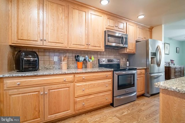 250 HUNTINGTON DR, Mountville, PA 17554