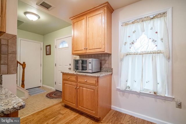 250 HUNTINGTON DR, Mountville, PA 17554