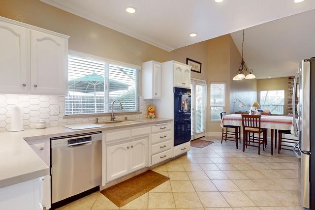 1707 Majorca Dr, Yuba City, CA 95993