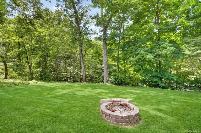 35 Wheeler Drive, Cortlandt Manor, NY 10567