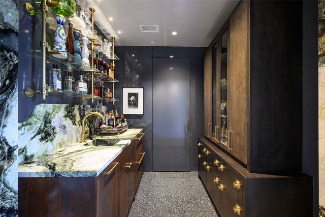 4205 Buena Vista Street 302, Dallas, TX 75205