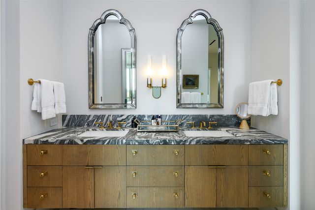 4205 Buena Vista Street 302, Dallas, TX 75205