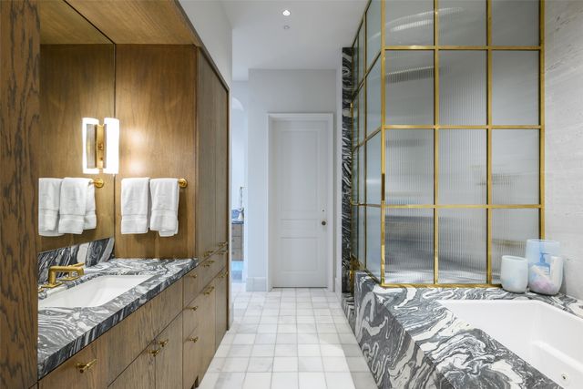 4205 Buena Vista Street 302, Dallas, TX 75205