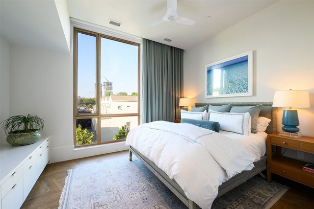 4205 Buena Vista Street 302, Dallas, TX 75205