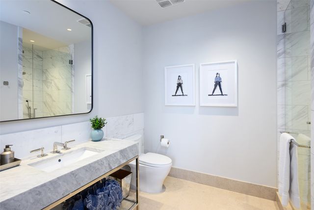 4205 Buena Vista Street 302, Dallas, TX 75205