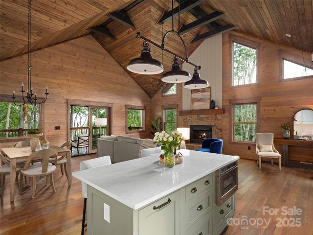 102 Iga Trail, Maggie Valley, NC 28751