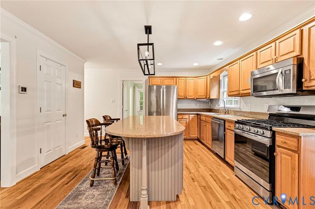 6009 Studley Woods Dr, Hanover, VA 23069
