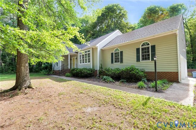 6009 Studley Woods Dr, Hanover, VA 23069
