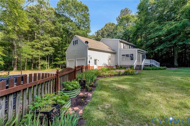 6009 Studley Woods Dr, Hanover, VA 23069