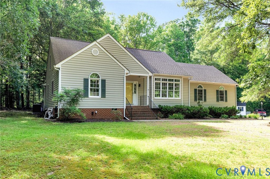 6009 Studley Woods Dr, Hanover, VA 23069
