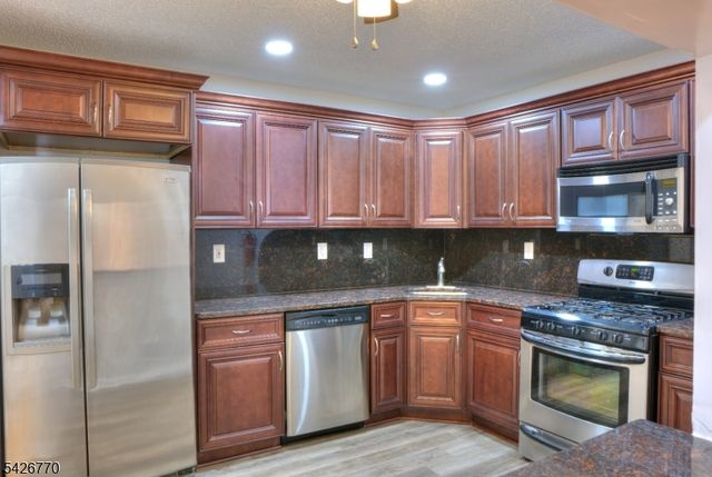8 Amethyst Way 8, Franklin Twp., NJ 08823