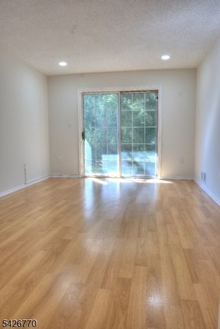 8 Amethyst Way 8, Franklin Twp., NJ 08823