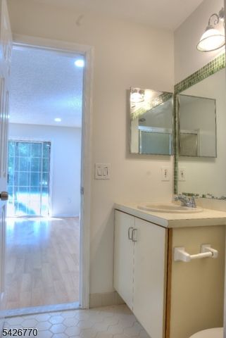 8 Amethyst Way 8, Franklin Twp., NJ 08823