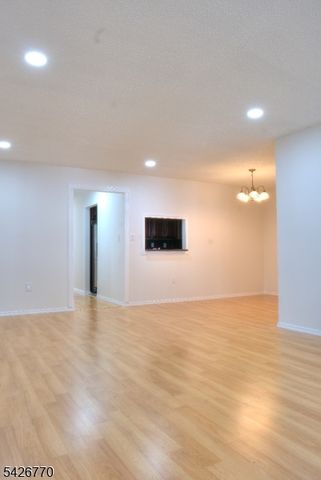 8 Amethyst Way 8, Franklin Twp., NJ 08823
