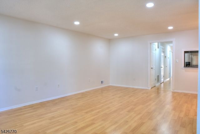 8 Amethyst Way 8, Franklin Twp., NJ 08823