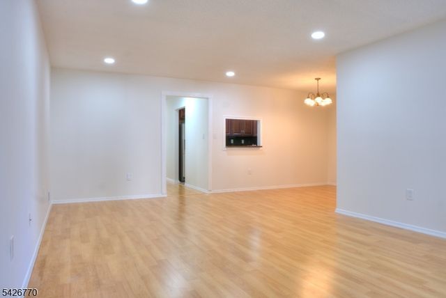 8 Amethyst Way 8, Franklin Twp., NJ 08823