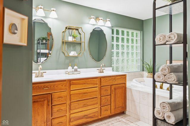 6012 Timberbend Drive, Avon, IN 46123