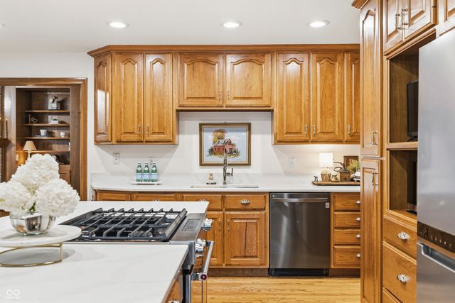 6012 Timberbend Drive, Avon, IN 46123