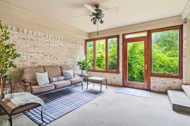 6012 Timberbend Drive, Avon, IN 46123