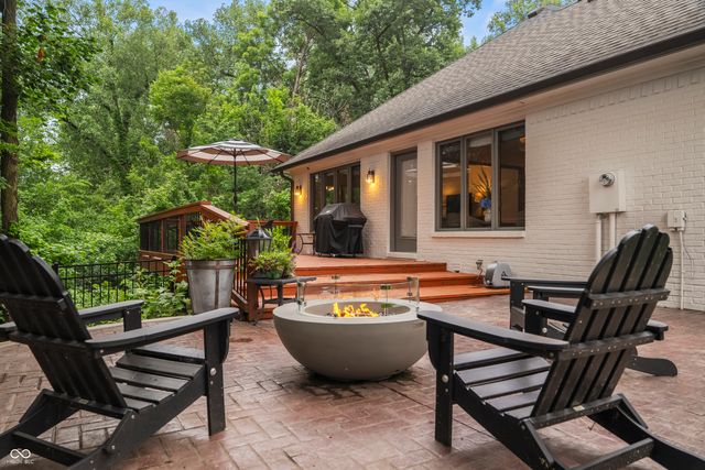 6012 Timberbend Drive, Avon, IN 46123