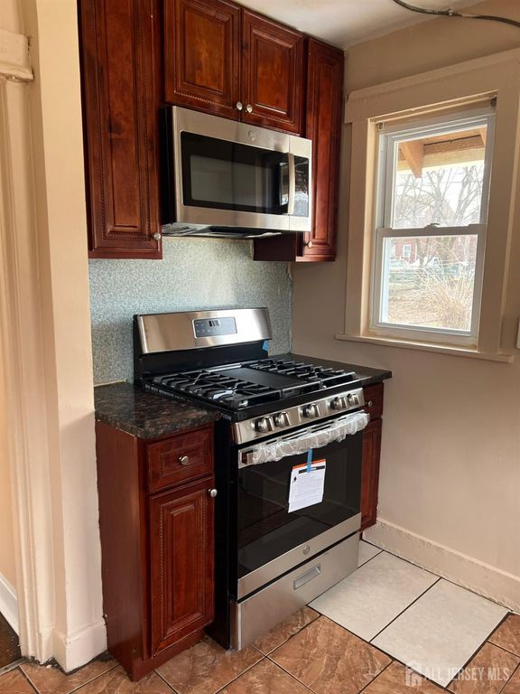 182 fulton Street, New Brunswick, NJ 08901