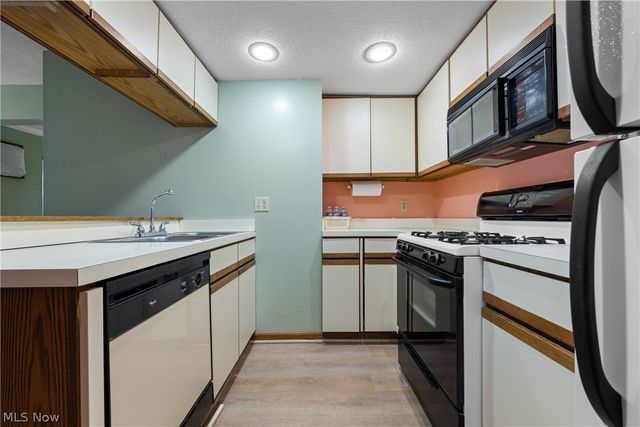 2141 Pinebrook Trail, Cuyahoga Falls, OH 44223