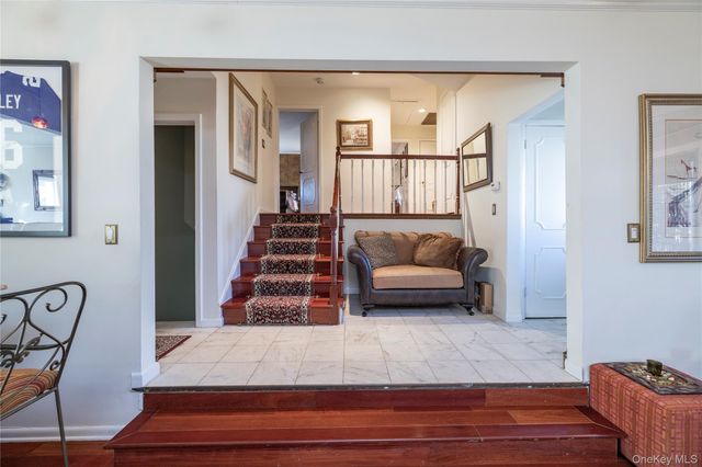 136 Greenway Road, Lido Beach, NY 11561