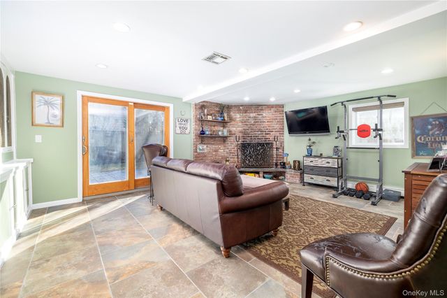 136 Greenway Road, Lido Beach, NY 11561