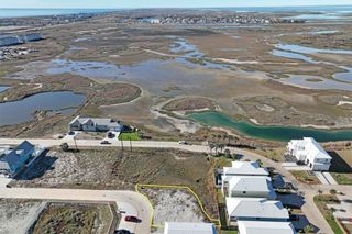146 Flounder Dr, Port Aransas, TX 78373