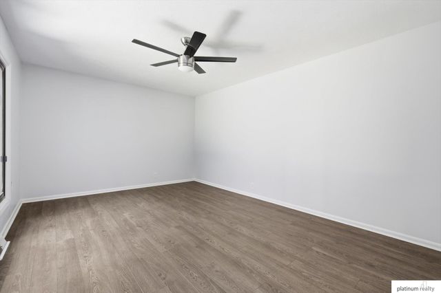 7438 N 55 Plaza, Omaha, NE 68152