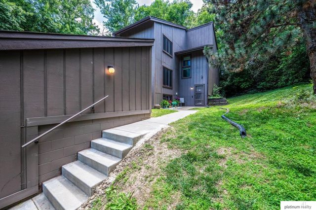 7438 N 55 Plaza, Omaha, NE 68152