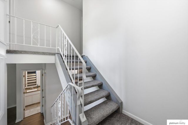 7438 N 55 Plaza, Omaha, NE 68152