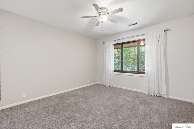 7438 N 55 Plaza, Omaha, NE 68152