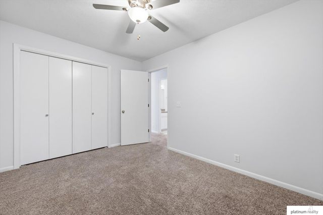 7438 N 55 Plaza, Omaha, NE 68152